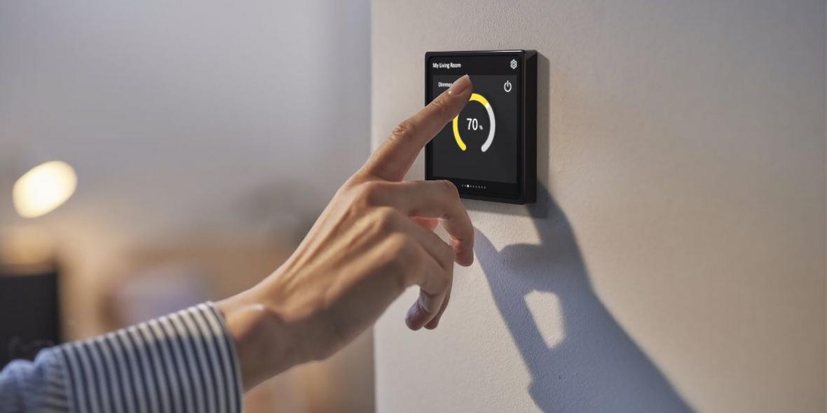 L' Unitá Touche Electric SpaceLogic KNX 4&quot; della Schneider 
